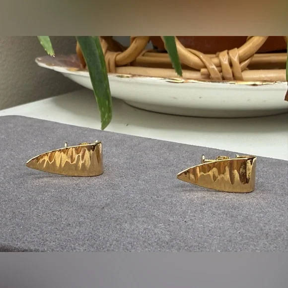 Vintage Napier Gold Textured Minimalist Earrings | Sculptural 90s - Picture 5 of 8